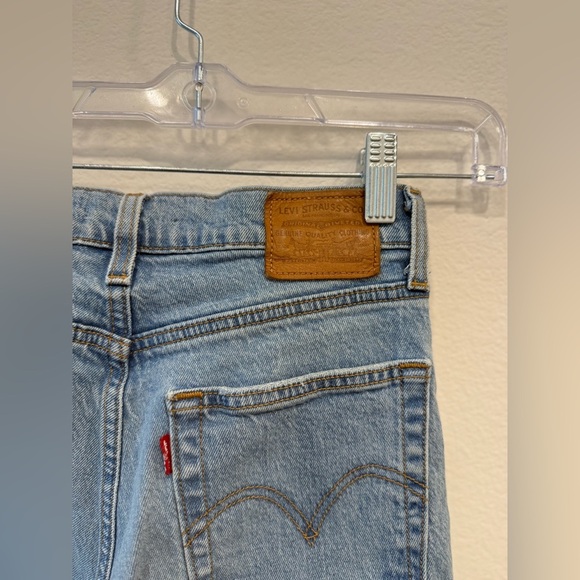 Levi's Light Blue Straight Leg Jeans - Picture 6 of 8